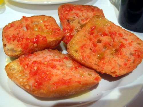 Pan tostado con tomate